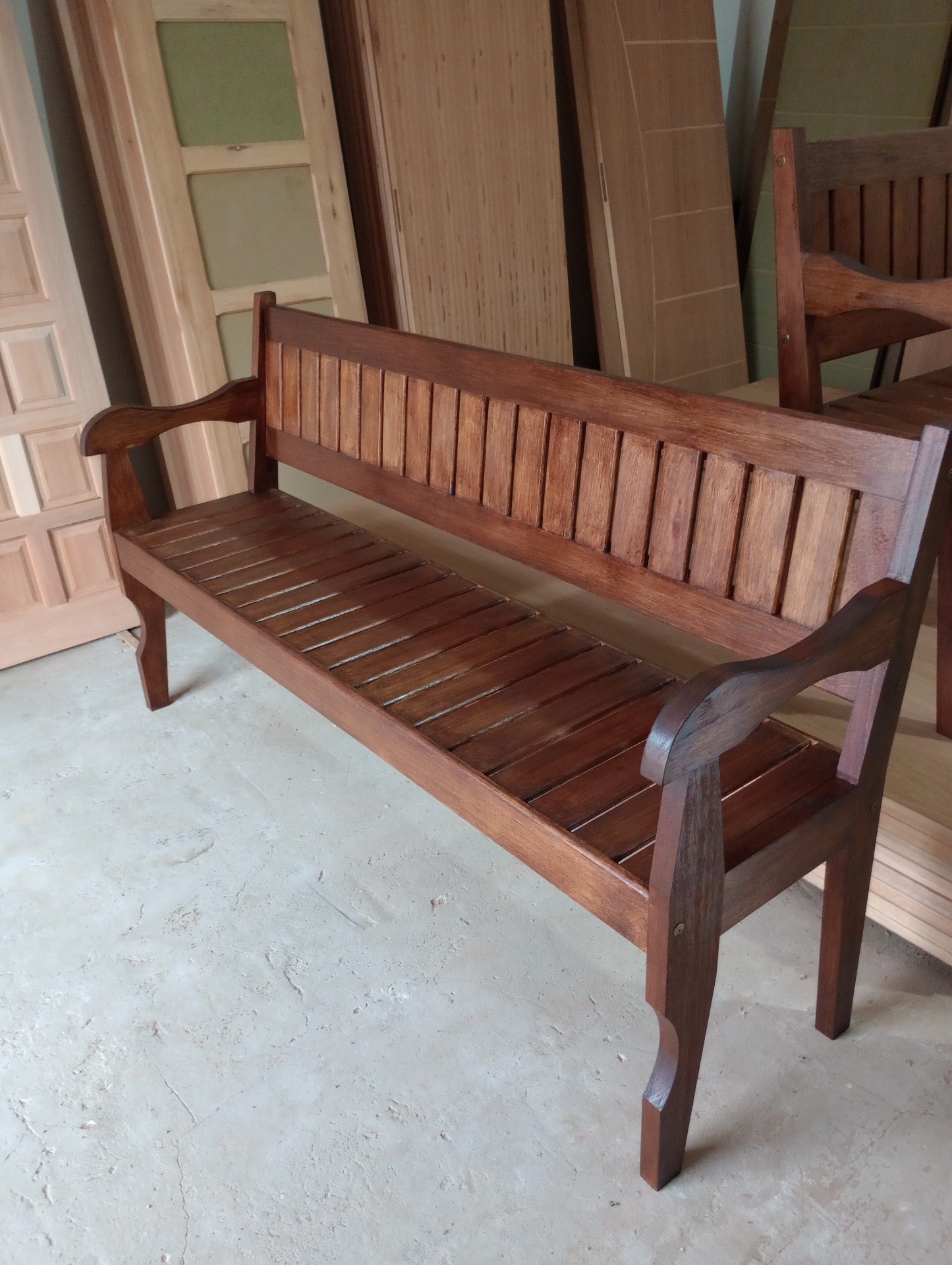 Banco de madeira artesanal