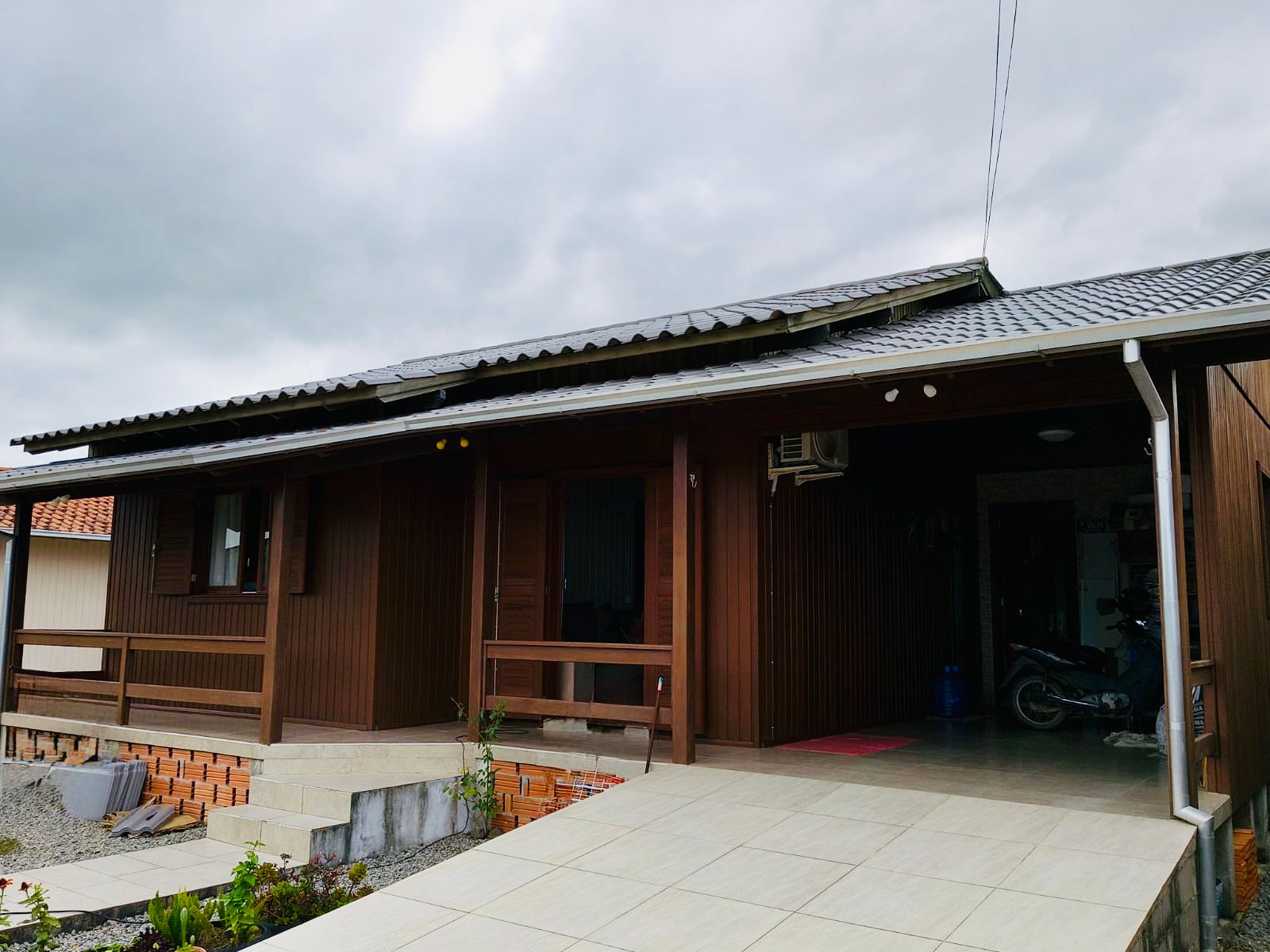 Casa pré-fabricada com varanda